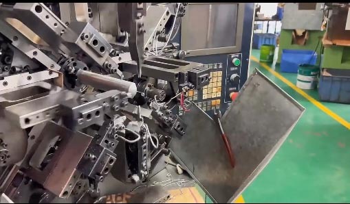 Equipamentos de produção para mola de torção