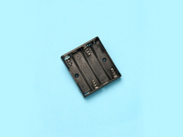 4 AAA battery holder with PC pin