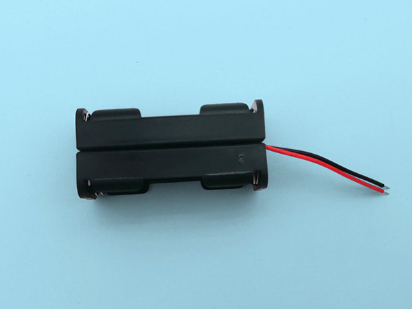 4 AAA battery holder with wire