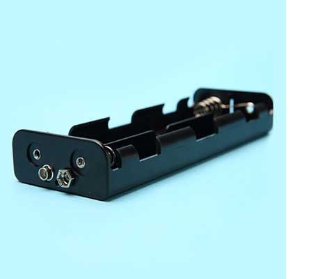C battery holder with snap
