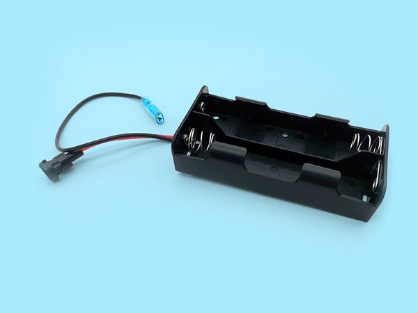 C battery holder with connector