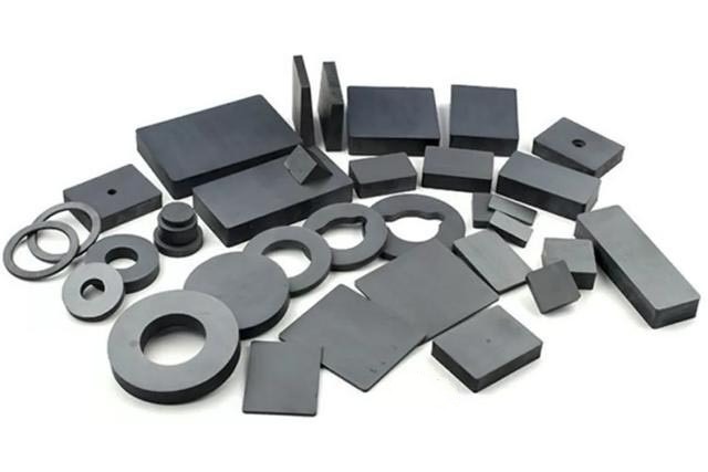 Ferrite/Ceramic Magnet