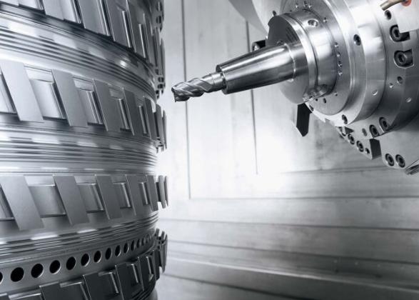 choose cnc or manual machining