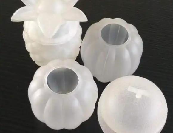 injection molding vs blow molding